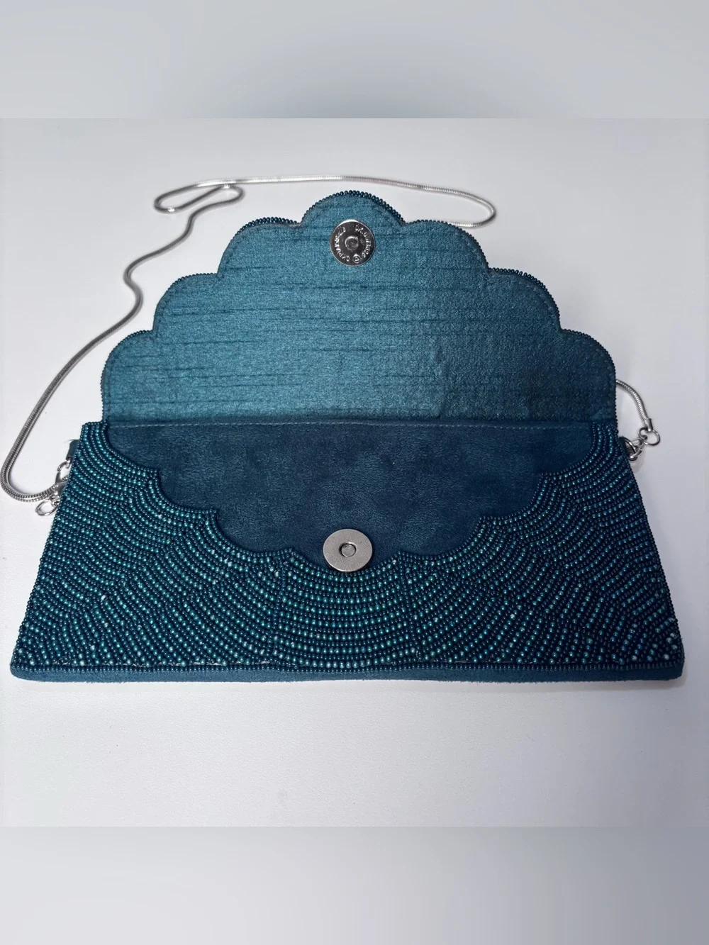 Lulus Beaded Emerald Evening Clutch with Silver Chain Strap